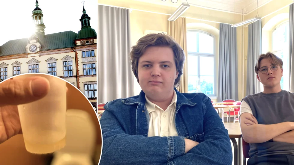 Jonathan Törnstrand och Felix Cileli från Liberalernas ungdomsförbund ordnar manifestation på Fristadstorget mot drogtester i skolan. 