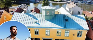 Följ med in i tornlägenheten i Gamla stan – så högt värderas den