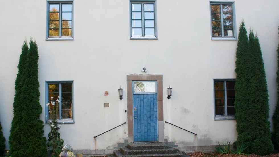 Verksamheten vid Rogslösa skola måste leva vidare, anser den delegation som uppvaktade landshövding Elisabeth Nilsson på måndagen.