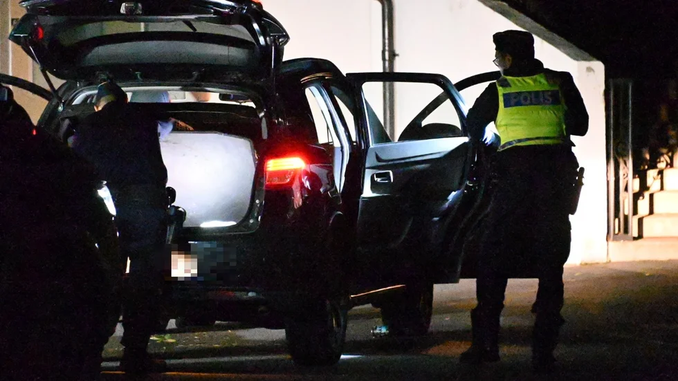 Polisen grep på onsdagskvällen en person efter en biljakt i Hageby.
