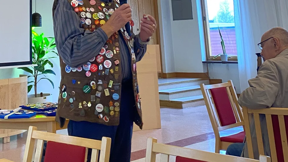 Pinsmannen Lars Israelsson tog med publiken en bit in i pinsens historia.