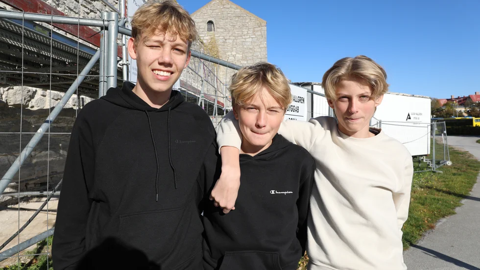Vännerna Devin Nilsberg, Steven Engström och Emil Sundberg berättar att de inte brukar läsa om det inte är kopplat till en skoluppgift. 