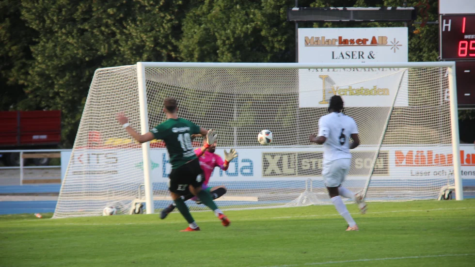 Linus Zetterström räddade oavgjort när han sköt 2-2 i den 87:e minuten.