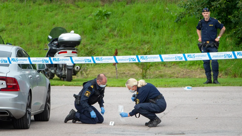 Tingsrätten friade 16-åringen för mordförsök. Men nu går hovrätten på åklagare Robert Erikssons linje. Tingsrättens dom är anmärkningsvärd, anser han.
