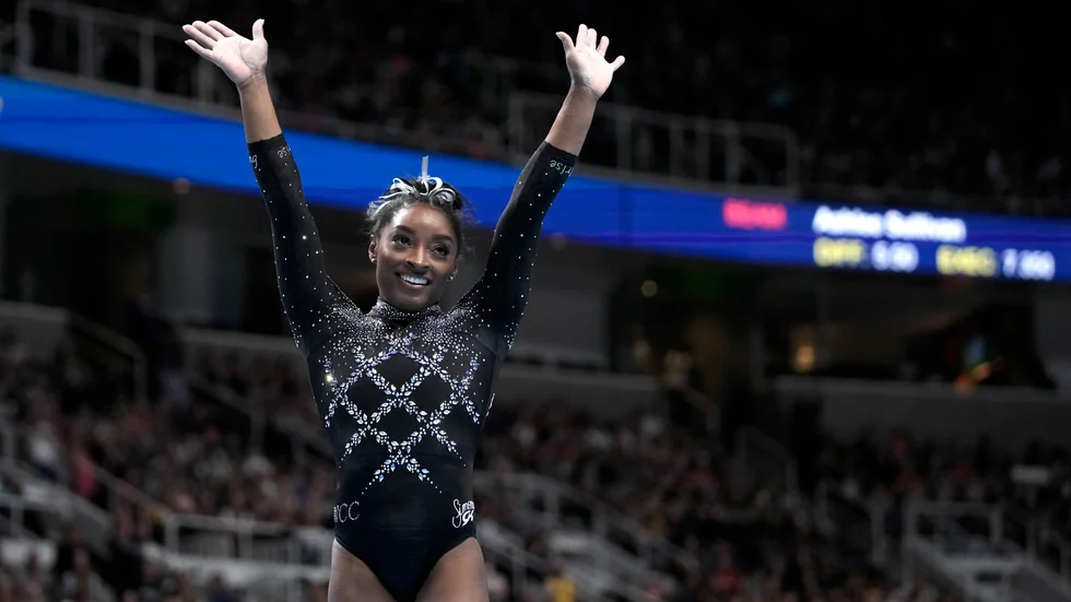 Simone Biles under de amerikanska mästerskapen där hon tog en åttonde mångkampstitel