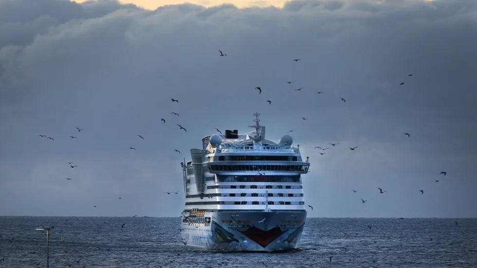 Aida Diva på väg in mot Visby strax innan  klockan 18.