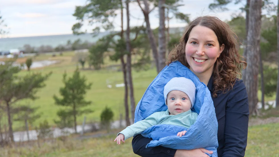 Nej, hon blev inte hästskötare, Josefine Strandänger, som hon sade när hon började första klass i Väskinde skola. Hon omfamnade sin fyrkantiga sida och blev ekonom. För tre månader sedan blev hon mamma till Jack.