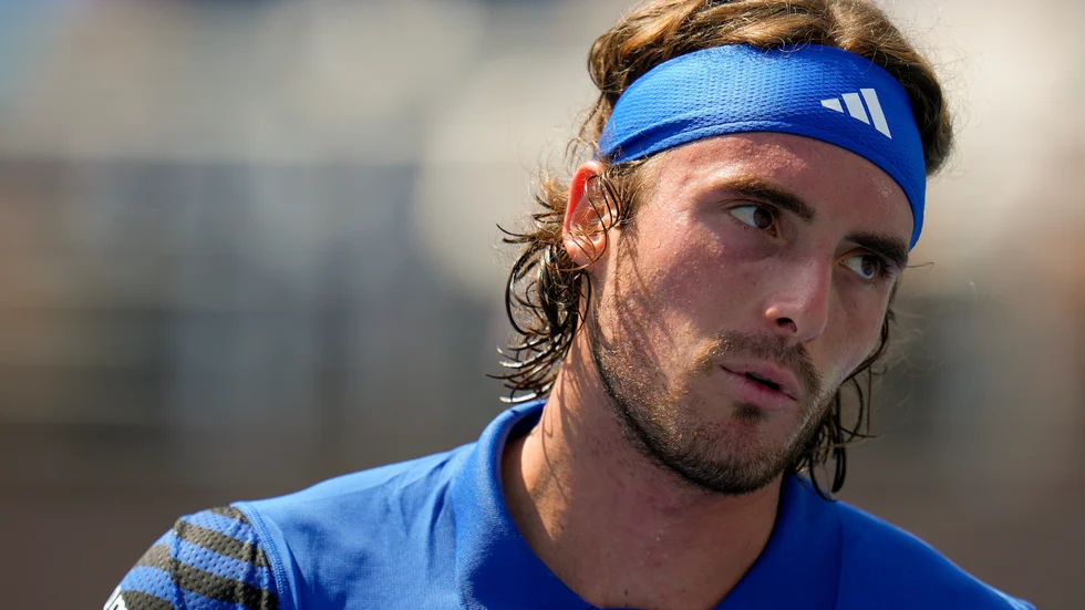 Stefanos Tsitsipas får åka hem från USA i förtid.