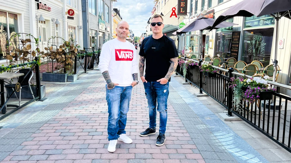 Utbredd ungdomsfylla är ett problem på PDOL. Nu uppmanar  festivalgeneralen Fredrik Nilsson och Connextions André Bengtsson föräldrar att ta sitt ansvar.