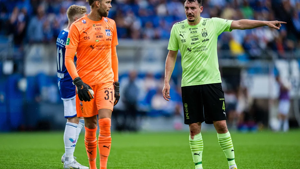 Jonatan Johanson och mittbacken Vegard Forren, som också är Kålabodasonens rumskompis i Klaksvik, såg till att hålla tätt mot de slovenska mästarna i torsdags.