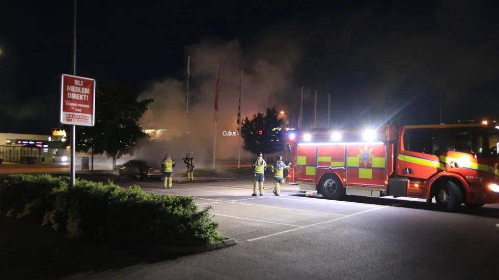 Bilen stod parkerad vid ett köpcentrum i Boländerna.