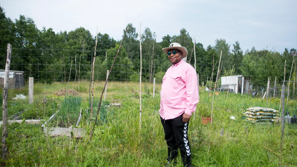 Ndjoni "Guy" Kolingangu berättar om hur välkommen han och hans familj har känt sig i Sverige och Finspång efter att ha flytt från krig och våldsamheter i Kongo.