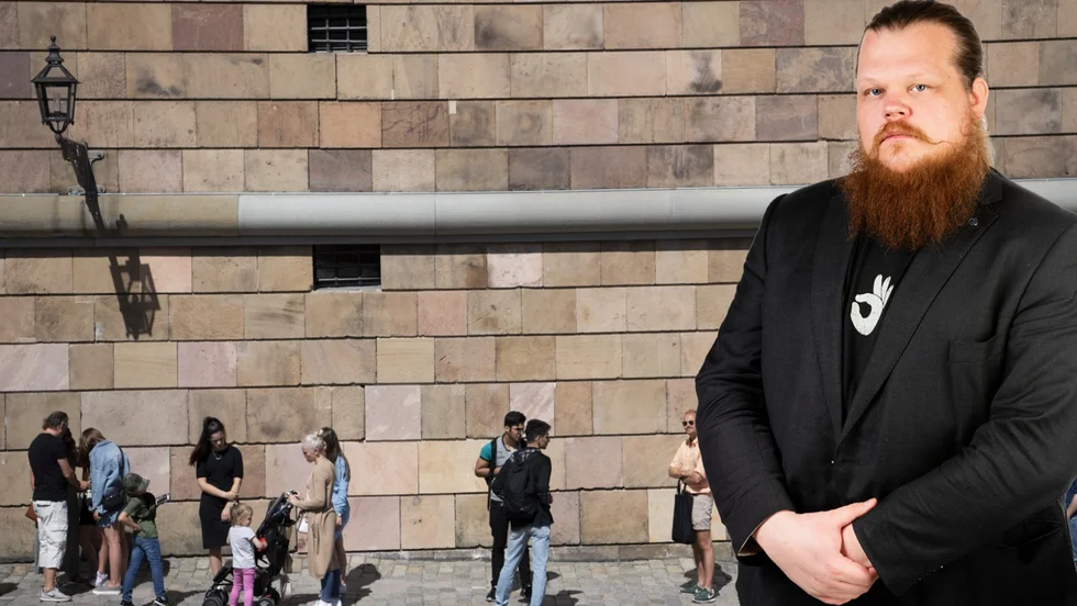 Kan turister i Stockholm coronaköa för att komma in på Livrustkammaren så nog kan Luleåborna göra detsamma när de ska rösta.