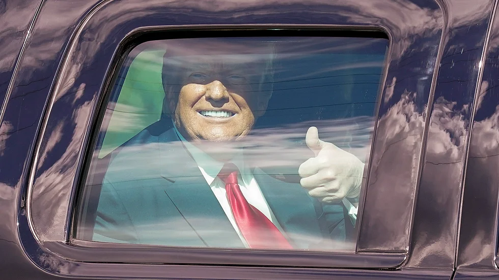 Skribenten undrar hur media hade hanterat Donald Trump om han hade representerat Demokraterna. 