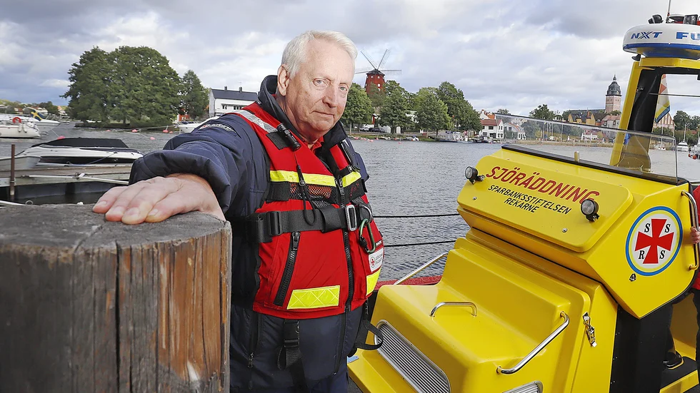 "Det är pengar som folk har skänkt, pengar som nu går rakt ner i sjön", säger stationschefen Carl-Fredrik Kleman efter sabotaget mot Sjöräddningssällskapet, som kostat runt 6 000 kronor att åtgärda.