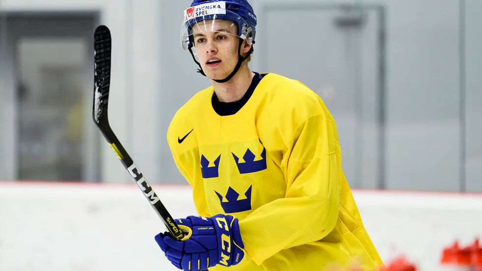 Philip Broberg missar nattens match. Arkivbild.