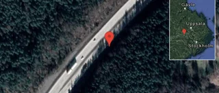 Trasigt personbil stör trafiken på E18