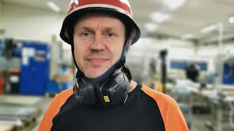 Fredrik Persson, anställd på Camfil i Österbymo samt deltidsbrandman. 