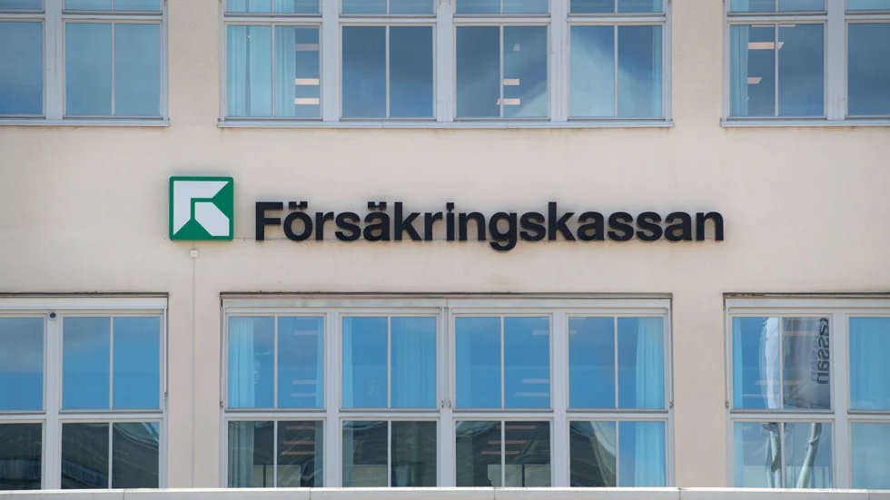 Försäkringskassan får i uppdrag att analysera vårdskuldens konsekvenser för sjukförsäkringen. Arkivbild.