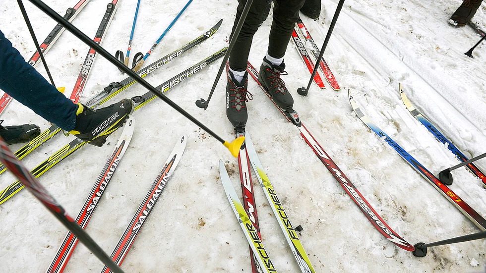 Barn och ungdommar måste få testa flera olika idrotter, menar skribenten. 