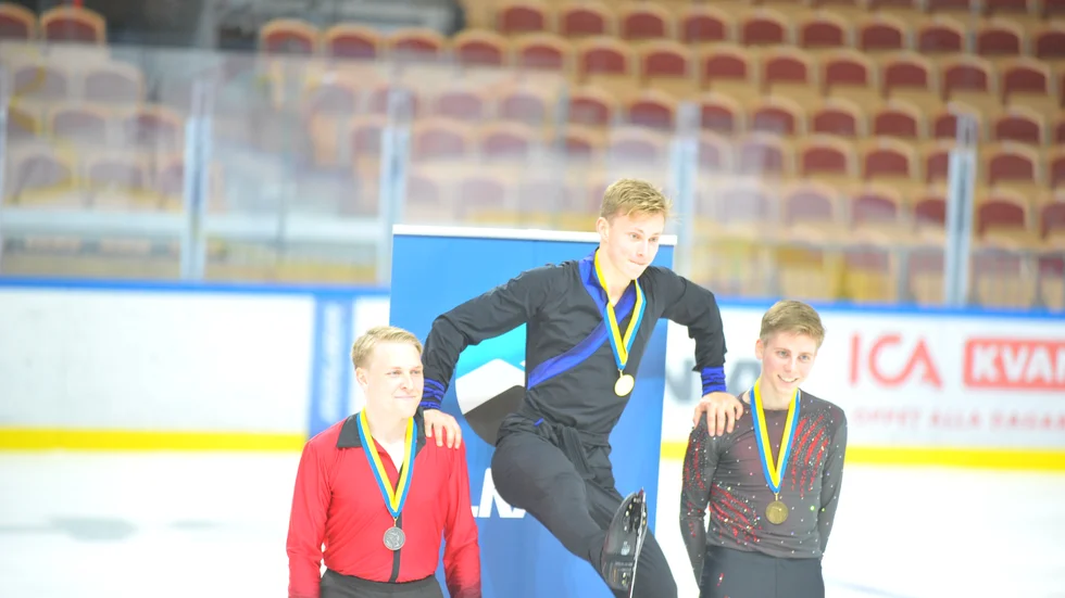Segraren Nikolaj Majorov bredvid tvåa Marcus Björk och trean Johan Sparr. 