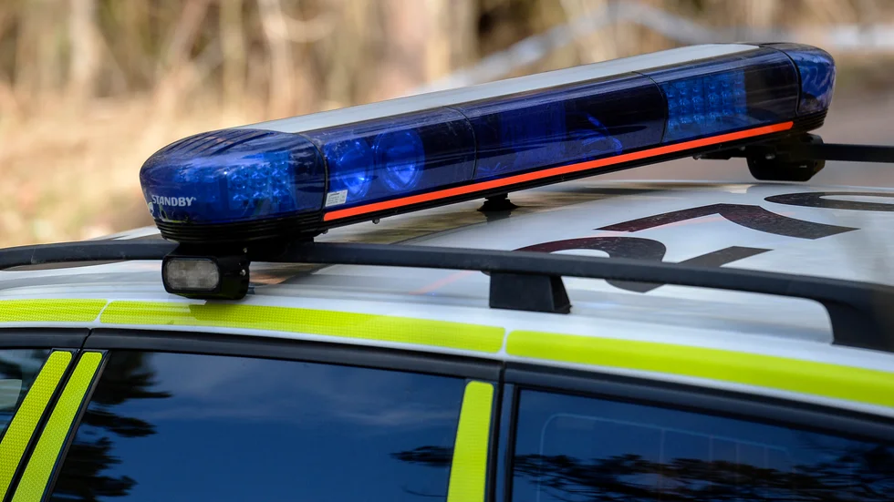 Polisen stoppade tre personer i en bil i Nyfors på torsdagskvällen.