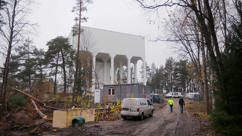 En ny vattenledning ska anläggas från vattentornet på Djurgården till Mälarsjukhuset, en investering på 32 miljoner kronor som görs för att säkra sjukhusets vattentillgång i händelse av störningar och avbrott.