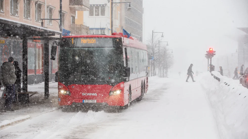 Besviken bussåkare i Luleå ser klara försämringar i nätet