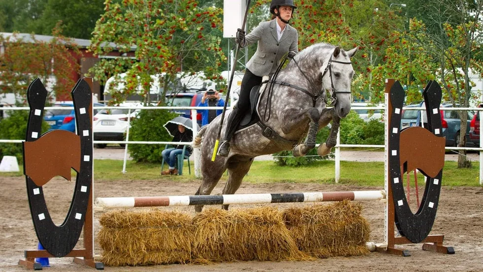 I full fart mot EM satsar nu Stallarholmenryttaren Idamaria Johansson och hennes Hoxi.