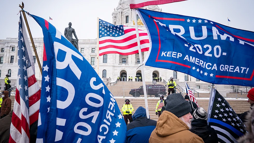 Skribenten menar att svartlistade frågor som immigration och samkönade äktenskap är orsaken till uppkomsten av extremister som Donald Trump. 