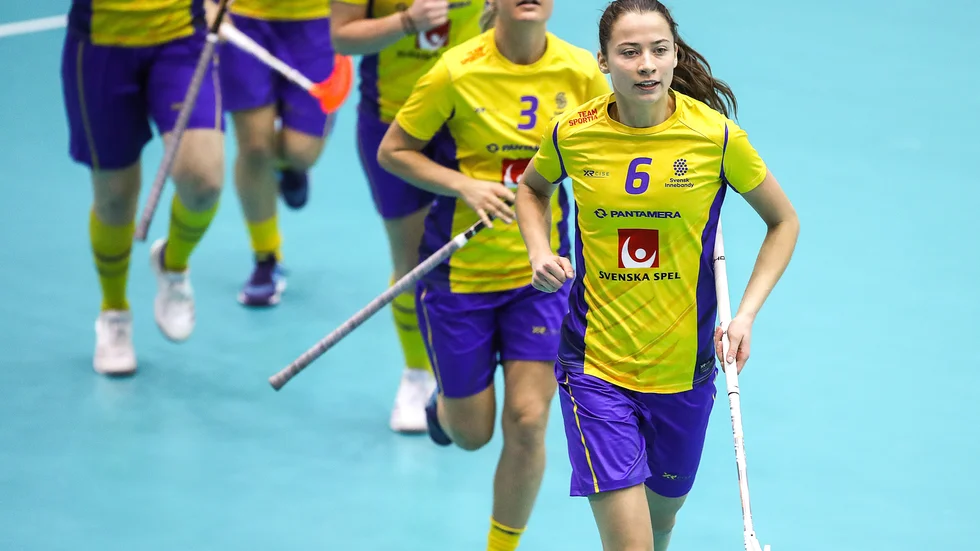 Natalie Hjertberg har tre landskamper på kontot sedan tidigare. Här ses Siriusbacken med Amanda Delgado Johansson under VM-kval för snart två år sedan.