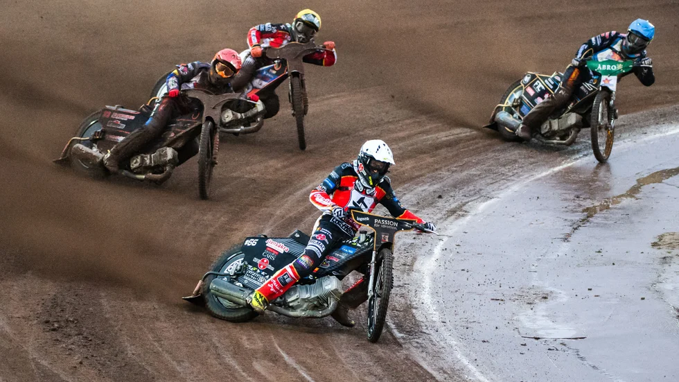 Under torsdagskvällen liverapporterar vi från SM-finalen i speedway.
