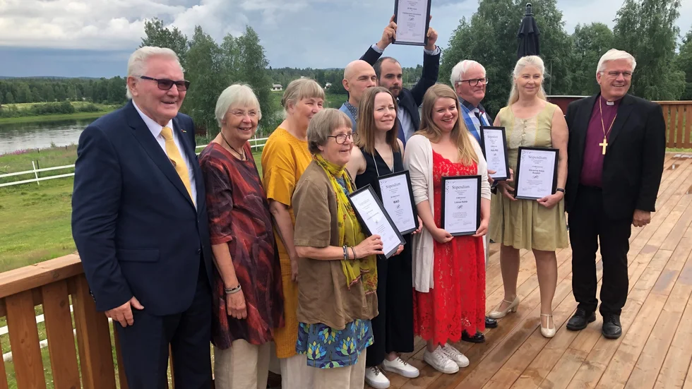 Allan Lehto, systrarna Märta, Linnea och Karin Nylund,  Jan Johansson och Susanne Rantatalo, Evegeny Krakov,  Linnea Huhta, Lasse Barsk, Christina Aasa Bygdell och biskop emeritus Hans Stiglund.
