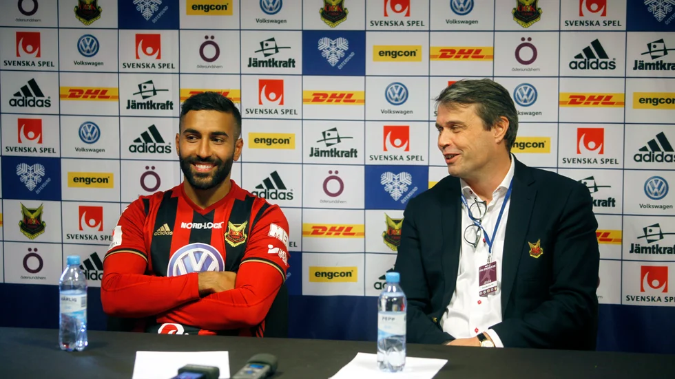 Saman Ghoddos och Östersunds dåvarande ordförande Daniel Kindberg. Arkivbild.