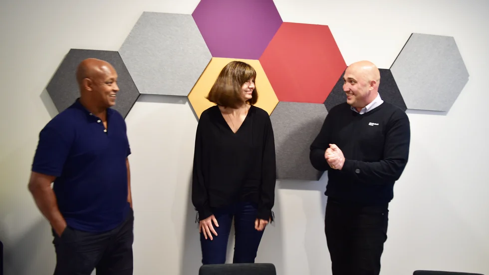 Ledningen behövde testa nya former för rekrytering för att få fler sökande och bättre kvalifikationer hos dem som söker. Enligt Negash Beyene, Jenny Sundén och Kristoffer Hedenström har det lyckats.
