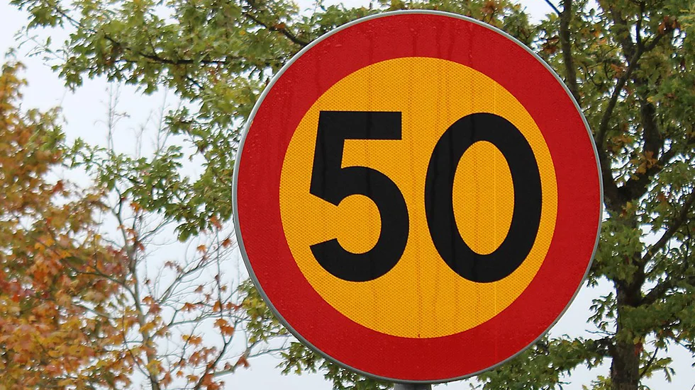 Nej, någon sänkning till 50 kilometer i timmen anser inte länsstyrelsen att det behövs på väg 509 längs Sagån norr om Bredsdal.