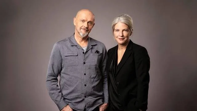 Lasse Johansson och Sara Stenholm Pihl är programledare för P1:s populära veckomagasin "God morgon, världen!".