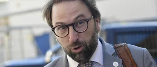 L-medlemmar kan få rösta om partiledare