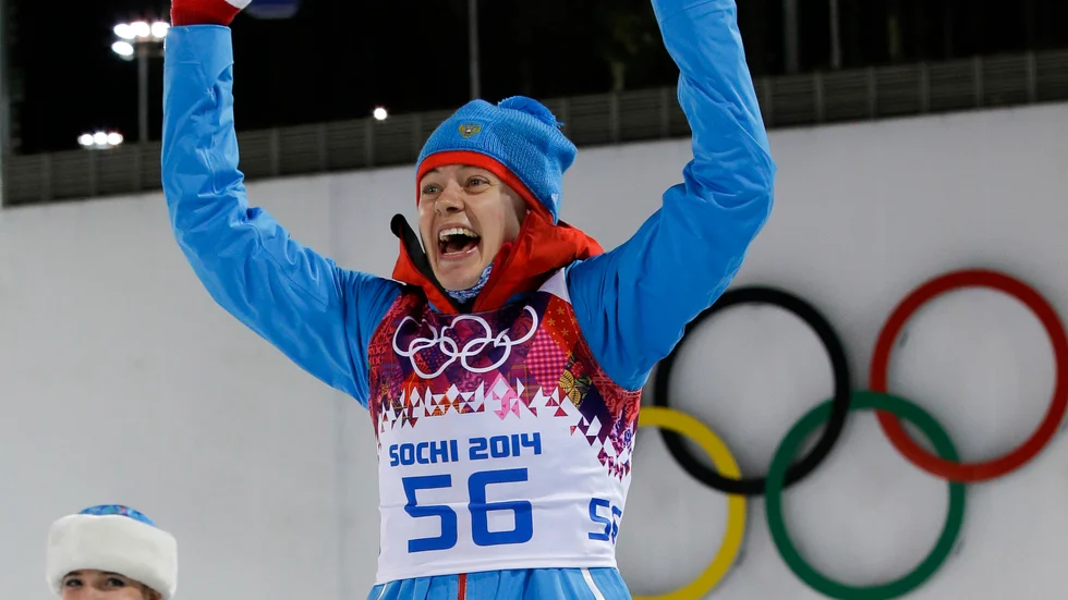 Ryska skidskytten Olga Viluchina har anledning att jubla igen, då hon friats av Cas och fått tillbaka sitt OS-silver från 2014. Arkivbild.