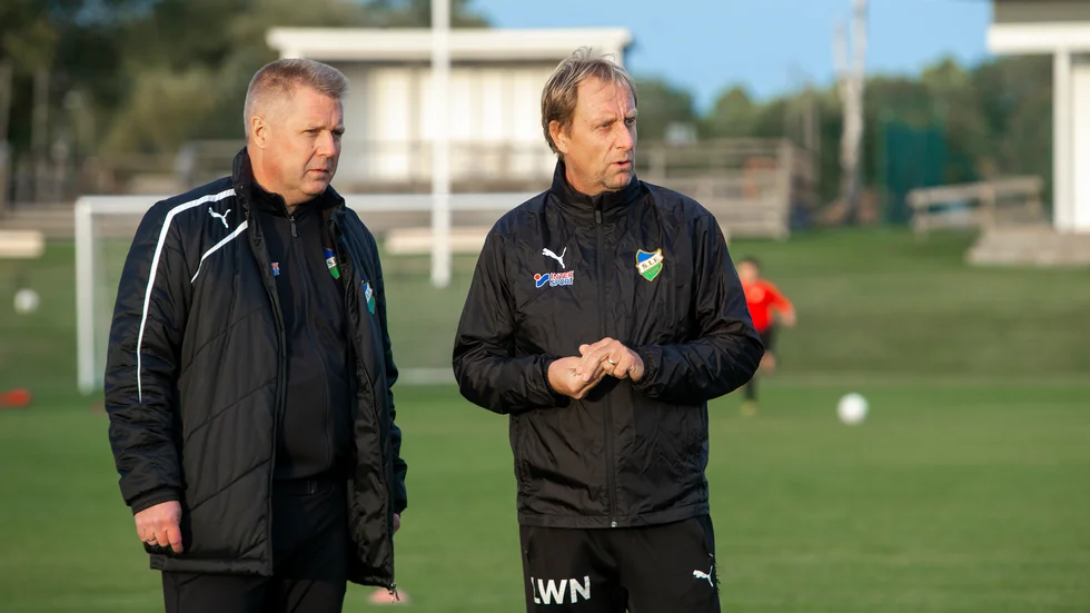 Jan Lindström och Lars Wessman har följts åt som ledare i Sturefors i 14 år. Nu ingår de i ledargruppen för A-laget i division 4.