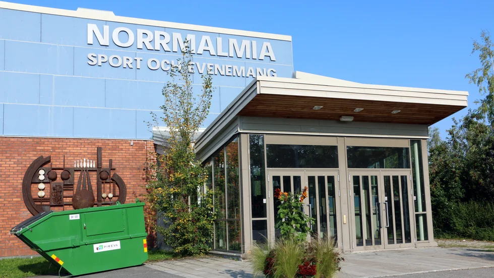 Hyresgäster som inte vill städa Norrmalmias foajé behöver i dag betala 500 kronor. Något som kan förändras i framtiden. (Arkivbild)