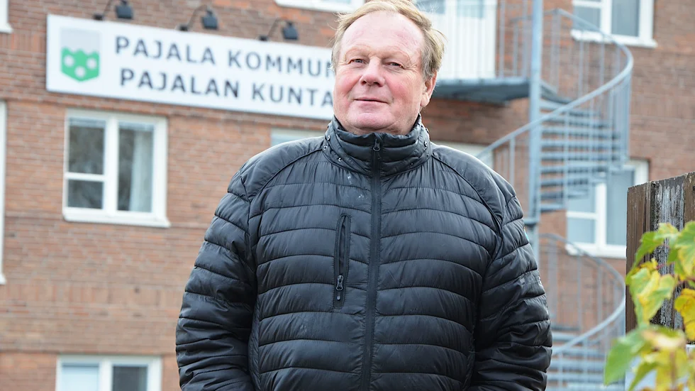 Det tidigare kommunalrådet i Pajala, Bengt Niska, har drabbats av cancer och tar paus från valrörelsen.