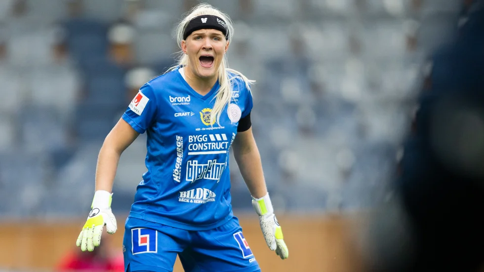 Emma Holmgren är jättenöjd med att hon i år valde att spela med nykomlingarna Uppsala i allsvenskan. I dag  ställs hon och övriga spelare i jumbolaget mot serieledarna, Kopparbergs/Göteborg FC.