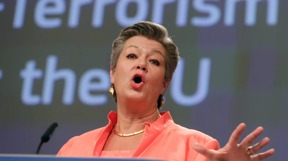 Ylva Johansson "sjunger ut" om terror och migration på ett rättframt och rationellt sätt. Som har goda chanser att kunna sprida lite ljus över en drabba och oenig kontinent och union.