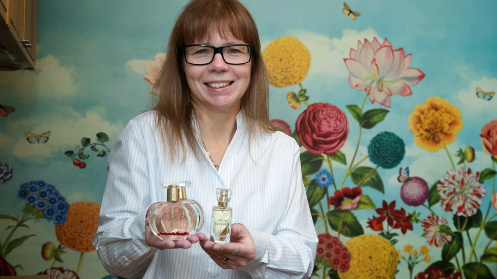 Parfymkreatören Eva Henriksson, Piteå kammade hem två priser på Stockholm Beauty Week Award 2020. "Det känns helt magiskt", säger hon. (Arkivbild)