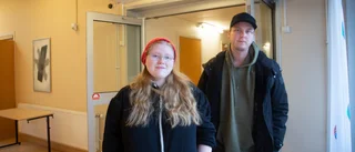 Studenter ovetande om nedläggningshotet
