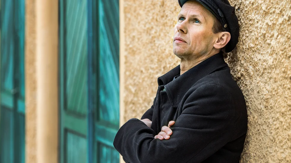 Bo Sundström, som bland annat står för sång i Bo Kaspers orkester, spelar under torsdagen i Piteå. 