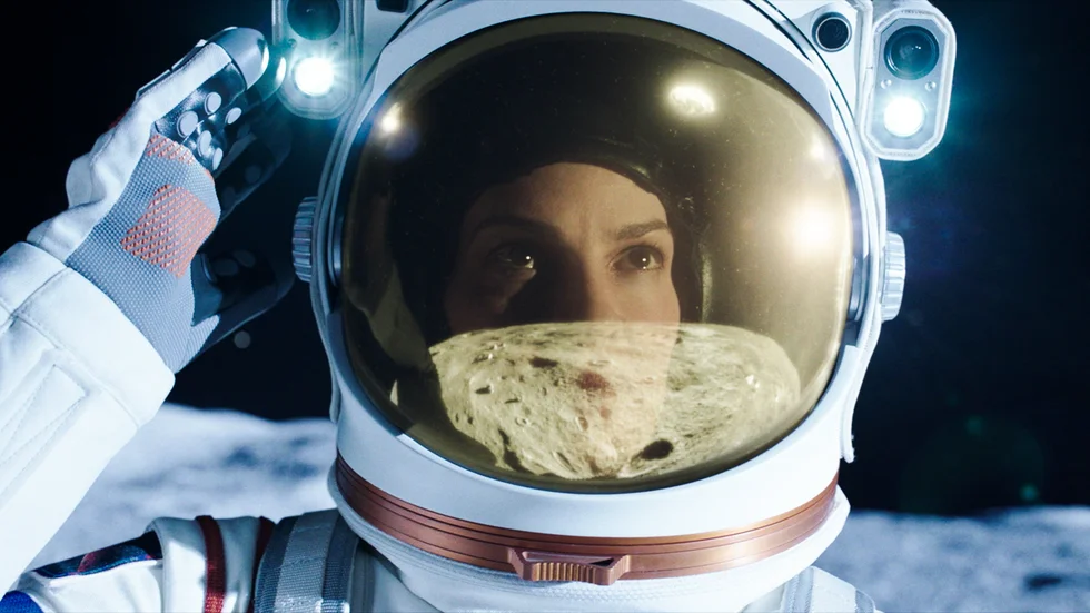 Hilary Swank gör rollen som astronauten Emma Green som leder den första bemannade expeditionen till Mars. Pressbild.