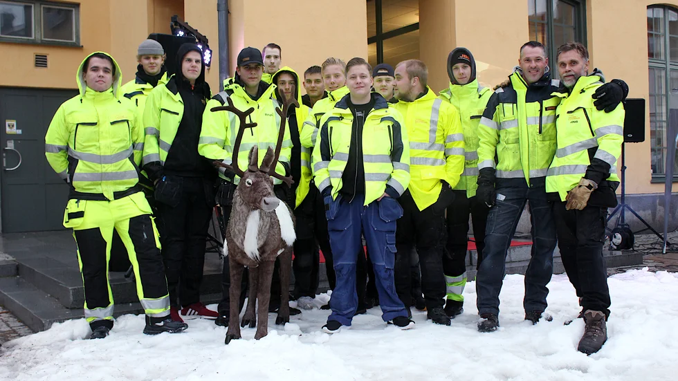 Tolv elever från Norrköpings Lärlingsgymnasium ska hjälpa till och bygga ishotellet i Jukkasjärvi i år.