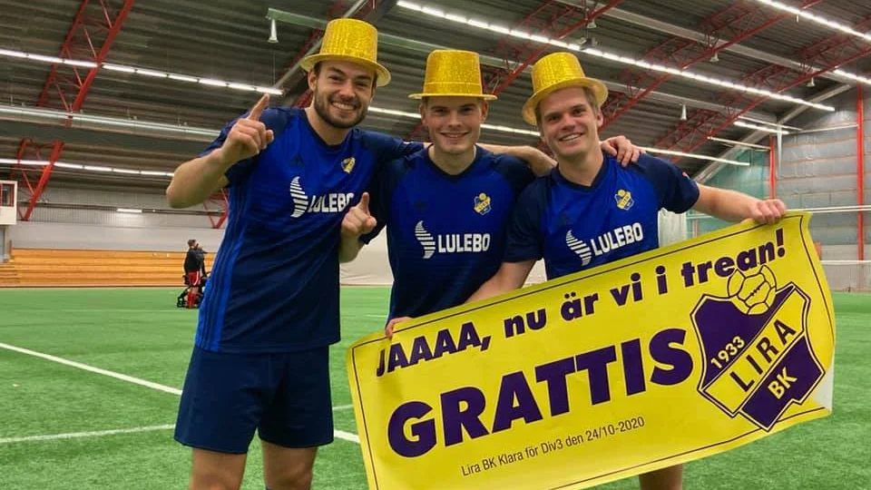 William Johansson (mitten) och Marcus Johansson (till höger), är två spelare som har förlängt med nykomlingen i division 3, Lira BK.